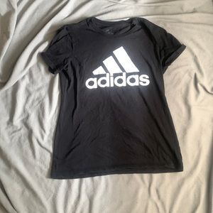 It’s a nice shirt to workout and just to wear !